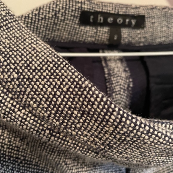Theory black/white tweed ankle length pants Side pockets and 2 back pockets - Picture 2 of 3